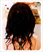 縮毛矯正、ハイブリーチ等によるダメージヘアにも大きなリッチカールが出せます！