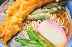 天ぷらそば 900円