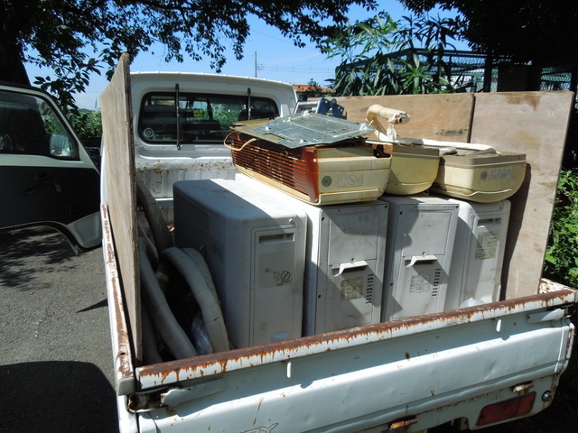 相模原市にてエアコン回収